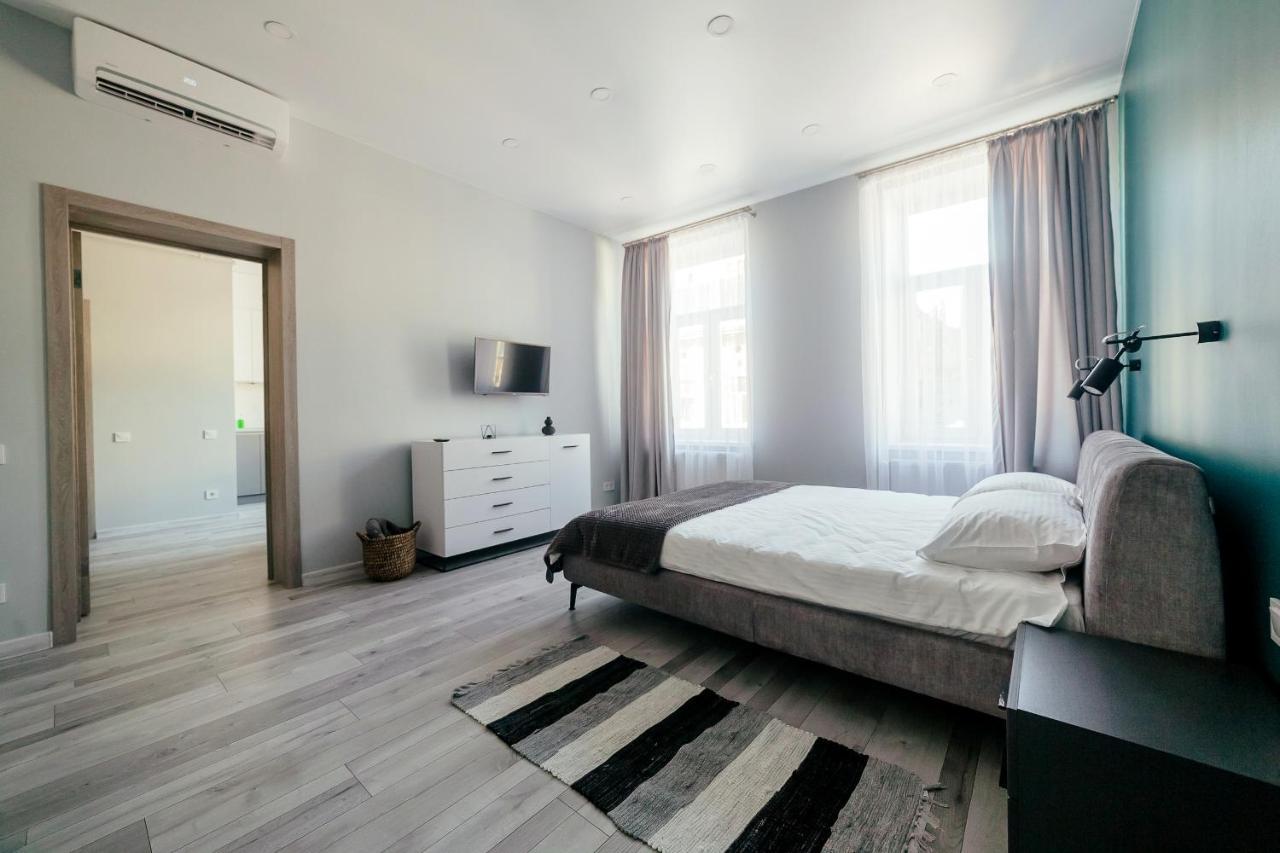 Lara Apartament 2 Apartman Lviv Kültér fotó