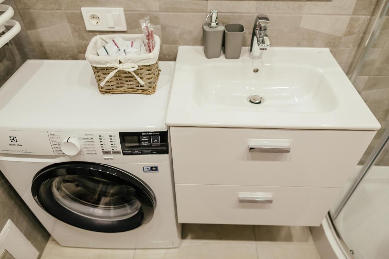 Lara Apartament 2 Apartman Lviv Kültér fotó